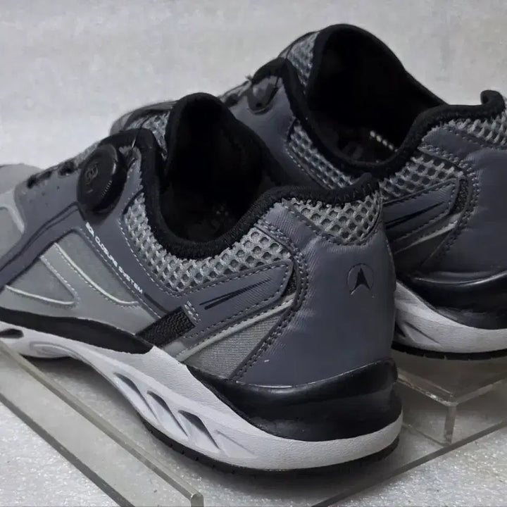 [BUNJANG] Treksta Leisure Time Spring/Summer Lightweight Hiking Shoes Men&
