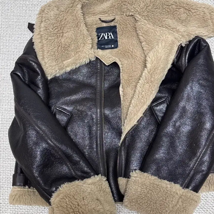 [BUNJANG] ZARA Oversized Cropped Mustang Jacket / 자라 오버핏 크롭 무스탕