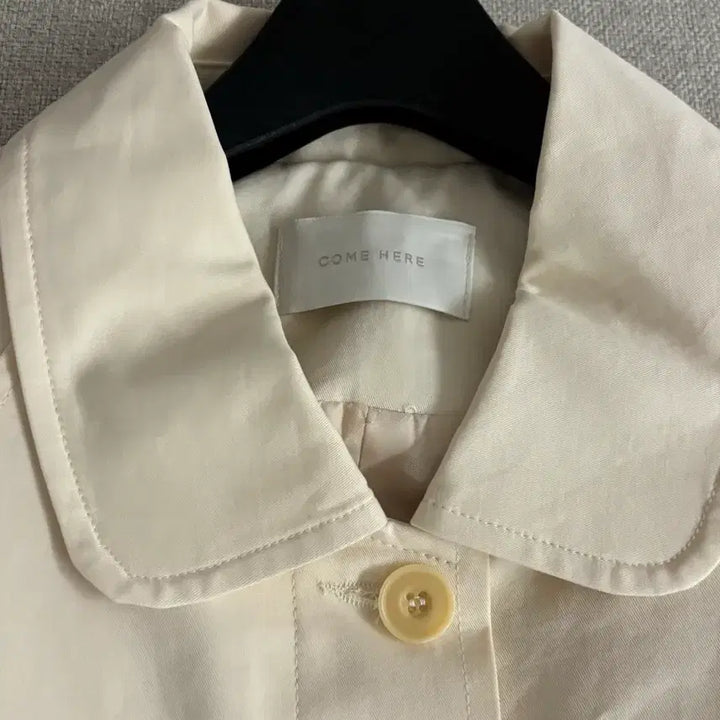 [BUNJANG] COME HERE Ivory Trench Coat / COME HERE 아이보리 트렌치 코트