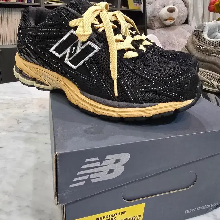 [BUNJANG] New Balance 1906RK Sneakers / 뉴발란스운동화 1906rk 240 판매합니다