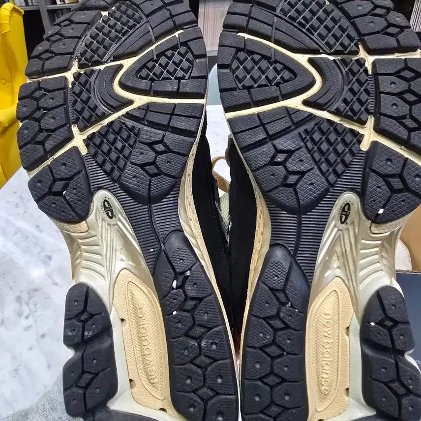 [BUNJANG] New Balance 1906RK Sneakers / 뉴발란스운동화 1906rk 240 판매합니다