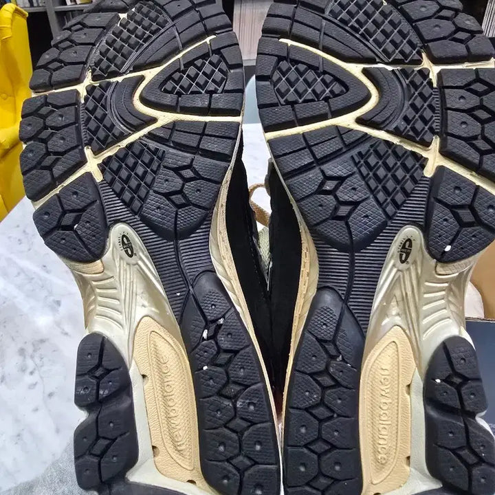[BUNJANG] New Balance 1906RK Sneakers / 뉴발란스운동화 1906rk 240 판매합니다