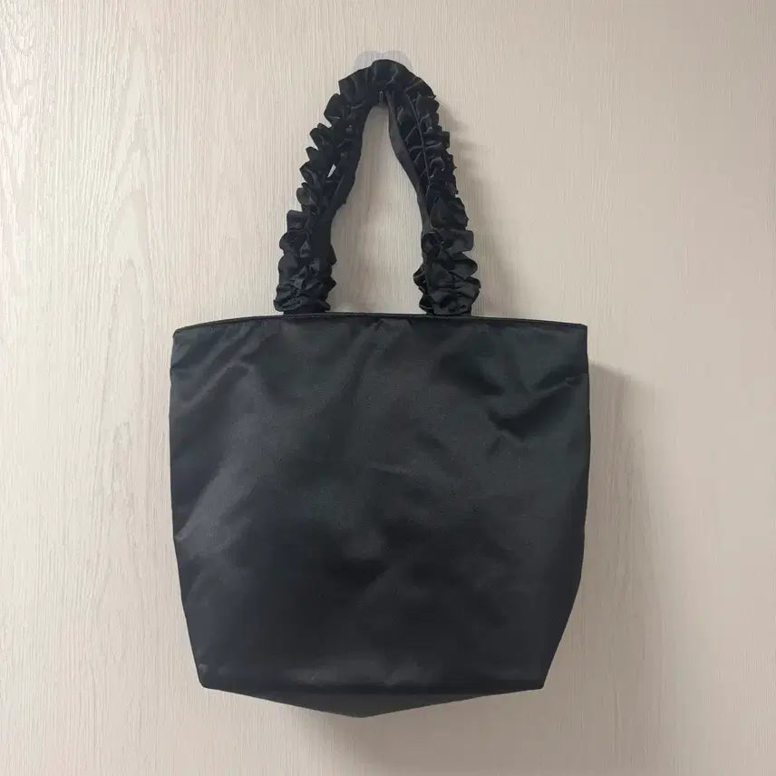 [BUNJANG] Maison de Fleur Satin Ribbon Bag / [새상품] 메종드플뢰르 새틴 리본백
