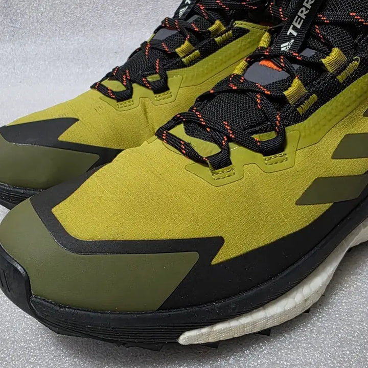 [BUNJANG] Adidas Terrex Free Hiker 2 Gore-Tex Hiking Boots Men&