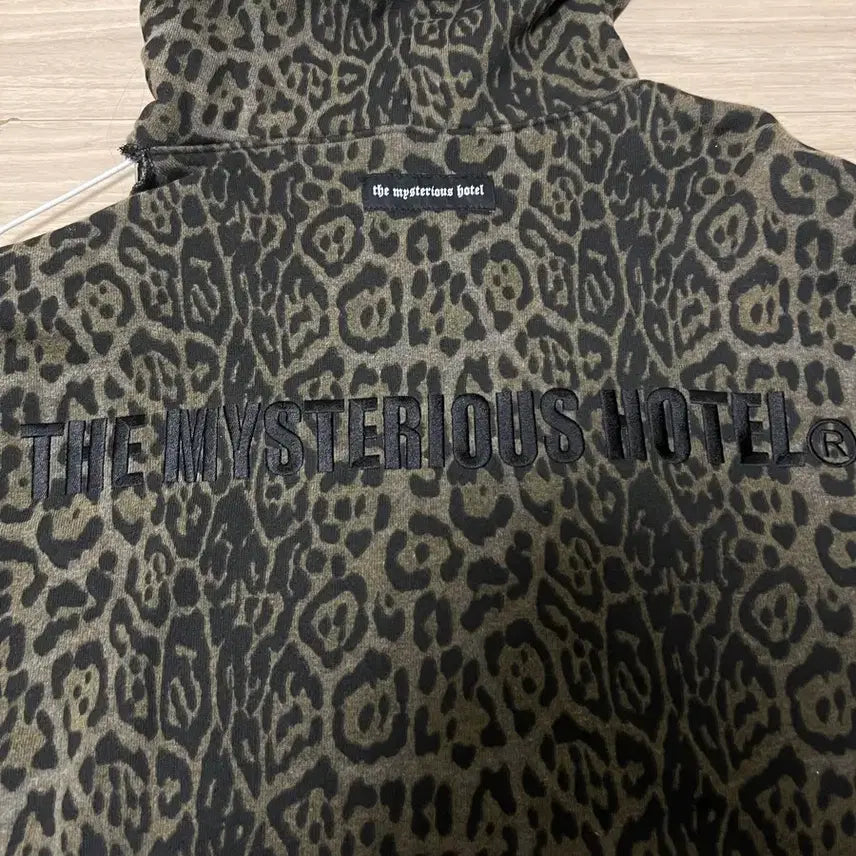 [BUNJANG] The Mysterious Hotel Hoodie / 더미스테리어스호텔 후드