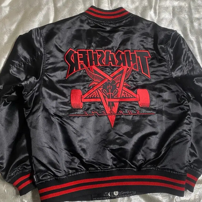 [BUNJANG] Supreme Thrasher Satin Varsity Jacket / (S)슈프림 21FW 트레셔 사틴 바시티 자켓