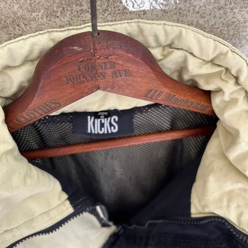 [BUNJANG] Kicks Anorak Windbreaker / kicks바스락 아노락 바람막이