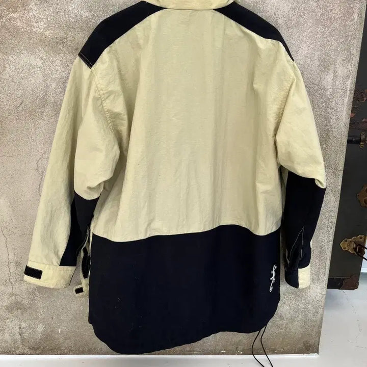 [BUNJANG] Kicks Anorak Windbreaker / kicks바스락 아노락 바람막이