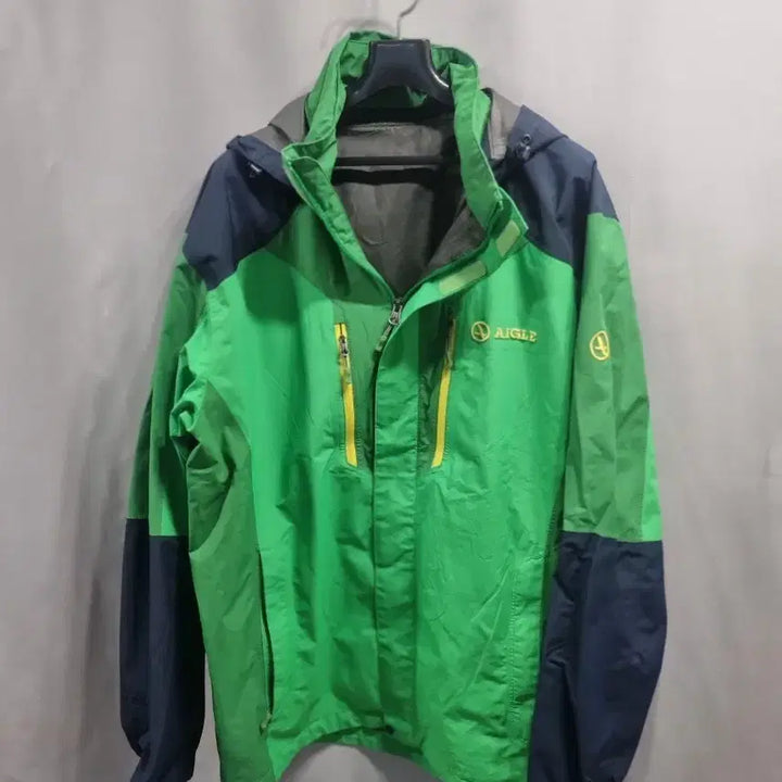 [BUNJANG] Eggle Green/Navy Windbreaker Jacket / 에글 그린/네이비 바람막이 자켓