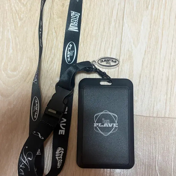 [BUNJANG] PLAVE Yewon Sixth Summer Lanyard / 플레이브 랜야드 육여름 여섯번째여름 목걸이