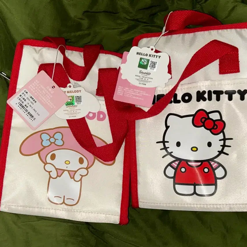 [BUNJANG] Sanrio Hello Kitty &amp; My Melody Lunch Bag / 새상품, 택O) 산리오 키티 마멜 보냉백 런치백 도시락 가방 팔아요