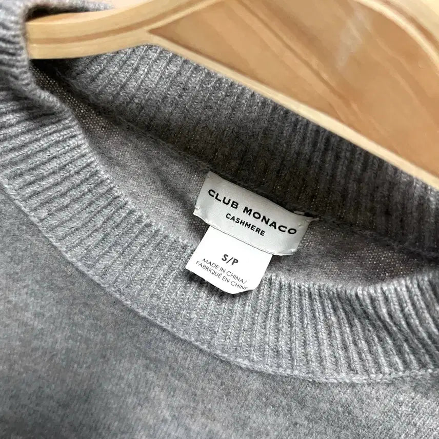 [BUNJANG] Club Monaco Cashmere 100% Slit Button Knit Sweater / 한섬 클럽모나코 캐시미어100% 소매 슬릿 버튼 니트 그레이 회색