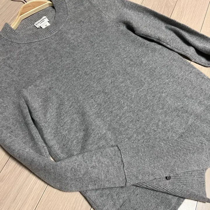 [BUNJANG] Club Monaco Cashmere 100% Slit Button Knit Sweater / 한섬 클럽모나코 캐시미어100% 소매 슬릿 버튼 니트 그레이 회색