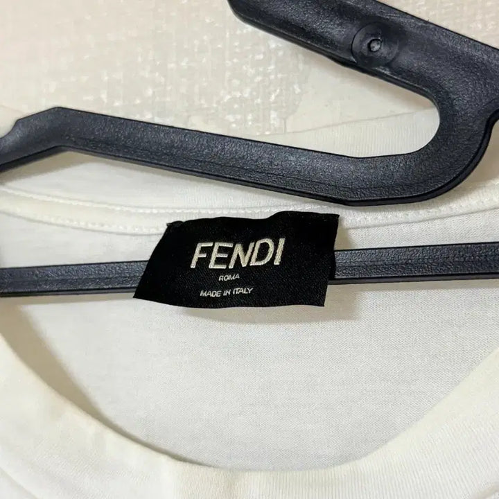[BUNJANG] Fendi Roma Logo Colorblock T-shirt / 펜디 로고반팔 L  정품