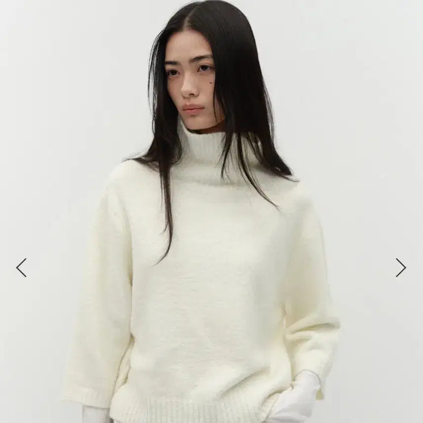 [BUNJANG] Low Tide Boucle Turtleneck Knit Sweater / 로우타이드 부클 터틀넥 니트