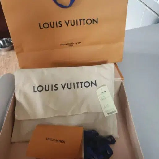 [BUNJANG] Louis Vuitton Pochette To Go Monogram Eclipse Clutch / 루이비통 포쉐트 투 고 모노그램 이클립스 블랙