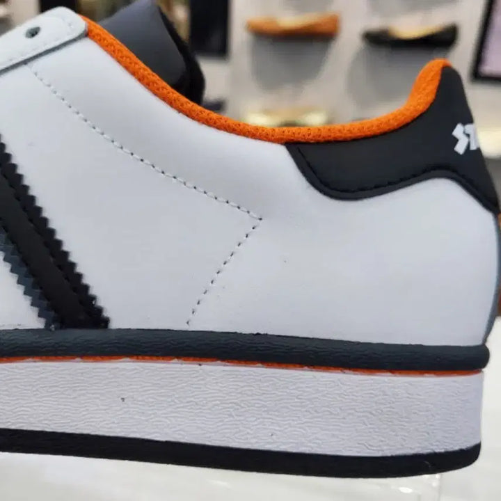 [BUNJANG] Adidas Superstar White Black Orange Sneakers / 새상품 아디다스 슈퍼스타 흰검 오렌지 스니커즈 220사이즈 225가능