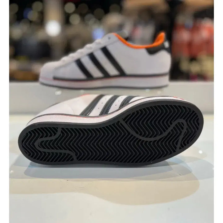 [BUNJANG] Adidas Superstar White Black Orange Sneakers / 새상품 아디다스 슈퍼스타 흰검 오렌지 스니커즈 220사이즈 225가능