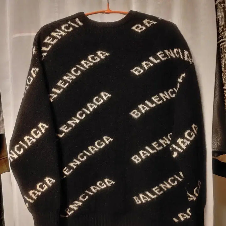[BUNJANG] Balenciaga Multi Logo Knit Sweater / 발렌시아가 멀티로고 니트 M (국내 여자 55~66 남자 95 M )