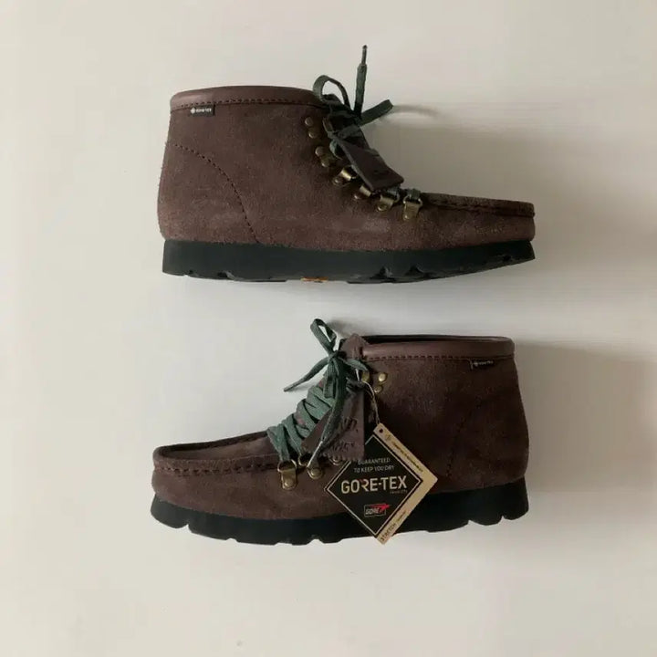 [BUNJANG] Clarks X END X BEAMS Plus Walla Hike GT Shoes / Clarks X END X BEAMS Plus, Walla Hike GT