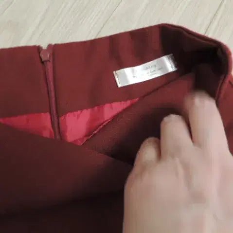 [BUNJANG] Wine-Colored Mini Skirt / 와인 컬러 핏 이뿐 미니 스커트