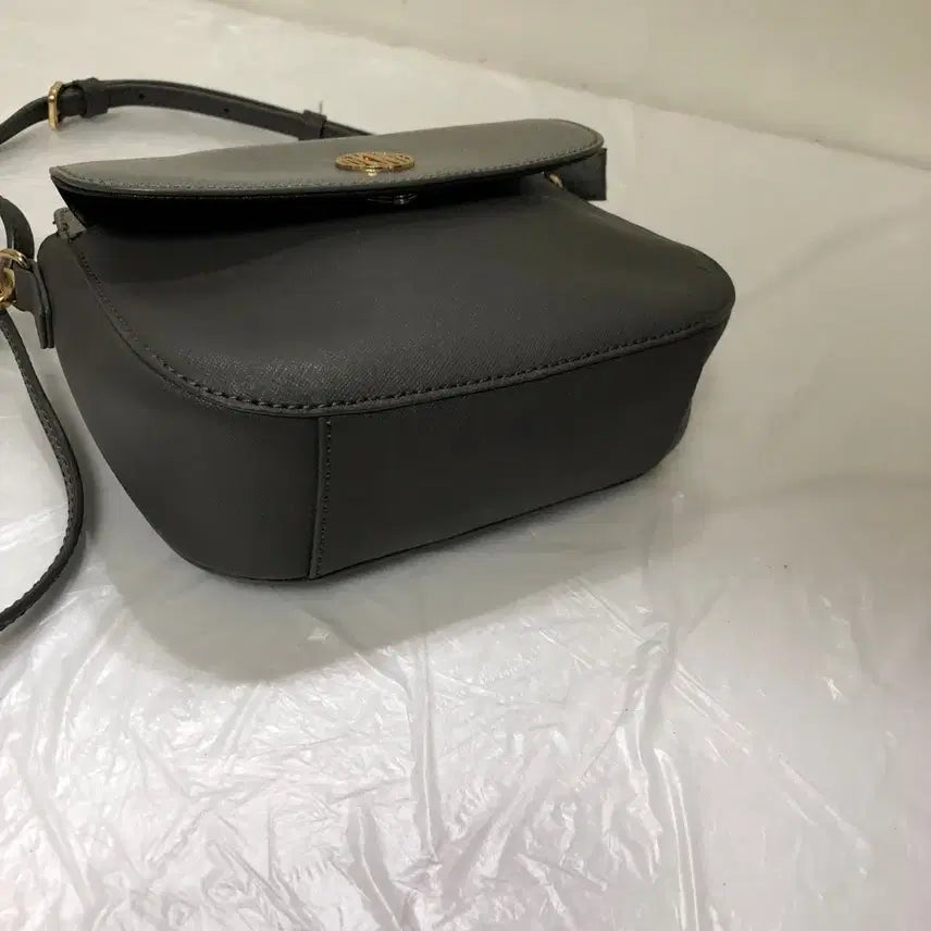 [BUNJANG] DKNY Crossbody Bag / DKNY 크로스백@9995