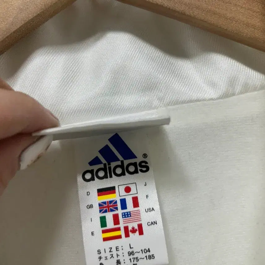 [BUNJANG] Adidas Three Stripes White Windbreaker Jacket Stadium L / 아디다스 삼선 화이트 바람막이 자켓 스타디움 L