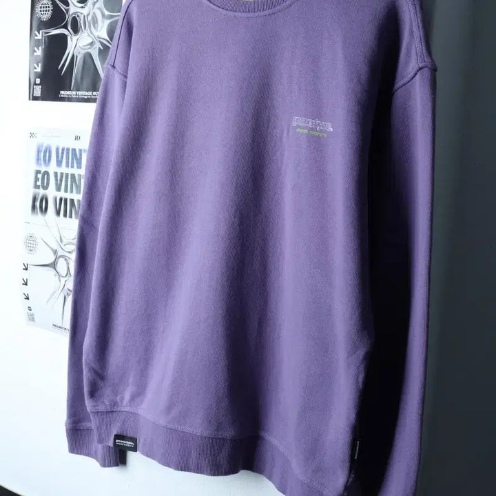 [BUNJANG] Grooverhyme Logo Crewneck Sweatshirt / (M-L) 그루브라임 맨투맨 티셔츠 백로고 퍼플 올드스쿨-17884