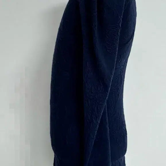 [BUNJANG] Navy Embossed Floral Mini Dress / 네이비 플라워 엠보싱 긴팔 미니 원피스
