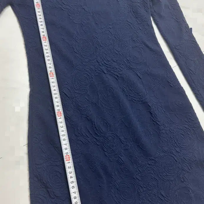 [BUNJANG] Navy Embossed Floral Mini Dress / 네이비 플라워 엠보싱 긴팔 미니 원피스
