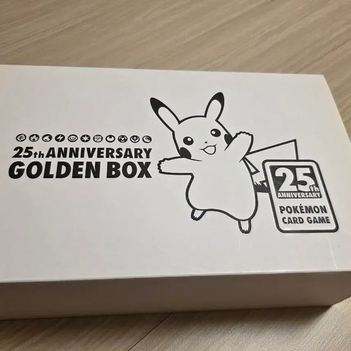 [BUNJANG] Pokemon 25th Anniversary Gold Box / 포켓몬카드 25주년 골드박스