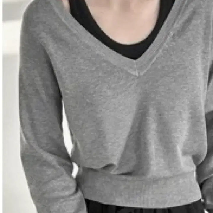 [BUNJANG] Innisfree Mini Pendant Soft V-neck Knit Sweater / (새상품 배포) 이너니티 미니 펜던트 소프트 브이넥 니트