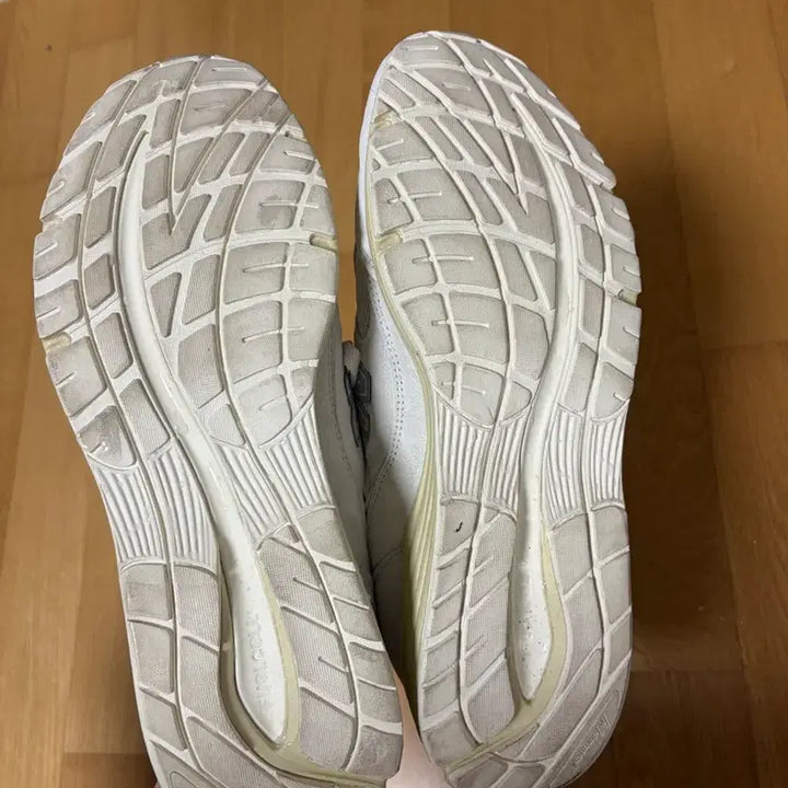 [BUNJANG] New Balance 991v2 Wind Chime Frozen Dew Sneakers / 뉴발란스 991v2 원드 차임 프로즌 듀 290 D