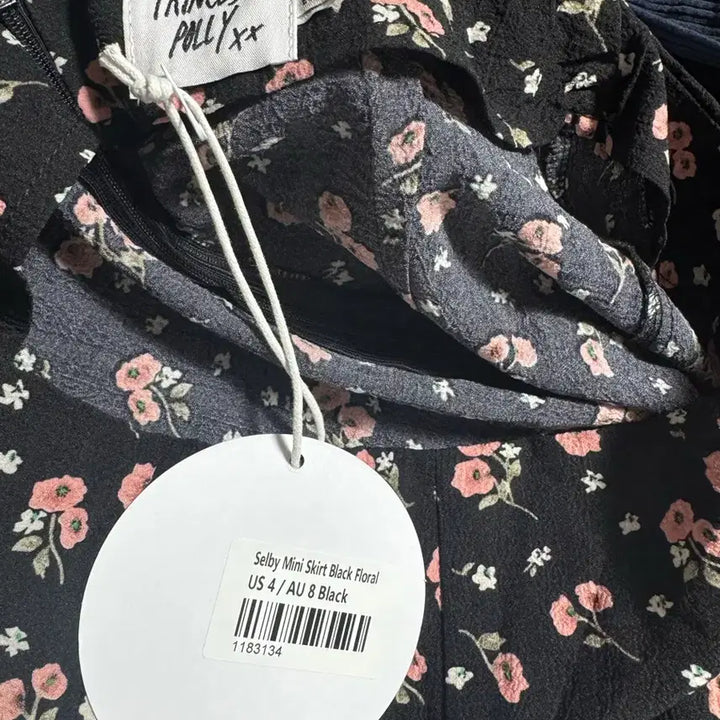 [BUNJANG] Princess Polly Floral Mini Skirt / 프린세스폴리 블랙 플로럴 미니스커트 us 4