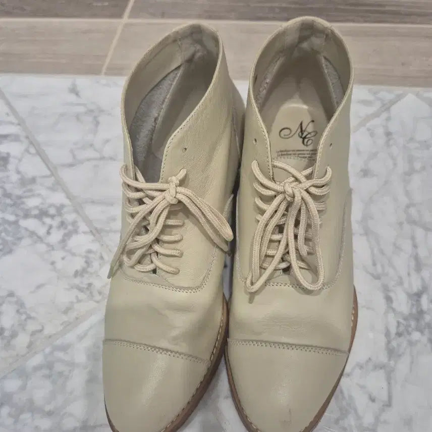 [BUNJANG] Neosclose Ivory Ankle Leather Boots 230 / Neosclose 아이보리 앵클 가죽 부츠 230