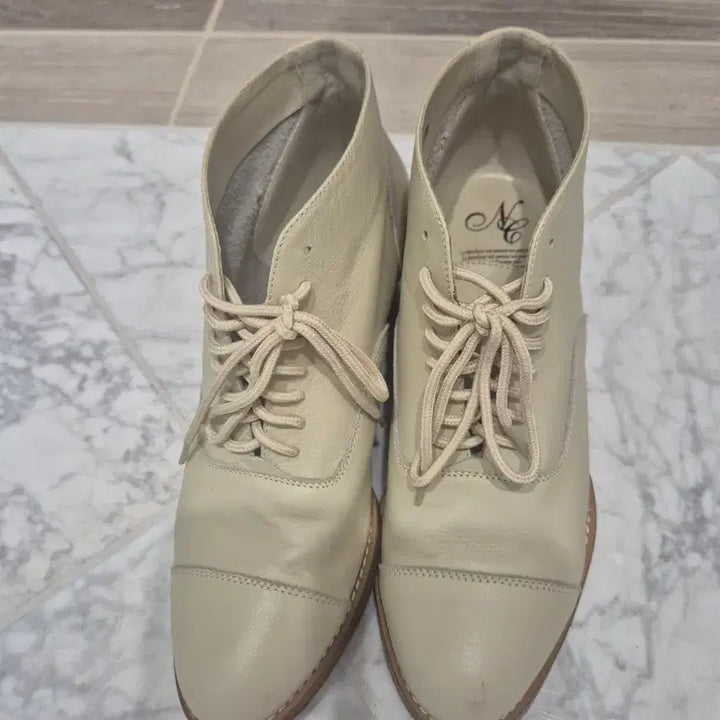[BUNJANG] Neosclose Ivory Ankle Leather Boots 230 / Neosclose 아이보리 앵클 가죽 부츠 230