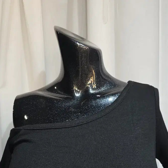 [BUNJANG] Black One-Shoulder Ribbed Short Sleeve Top / 한쪽 오프숄드 골지 블랙 쇼트 반팔