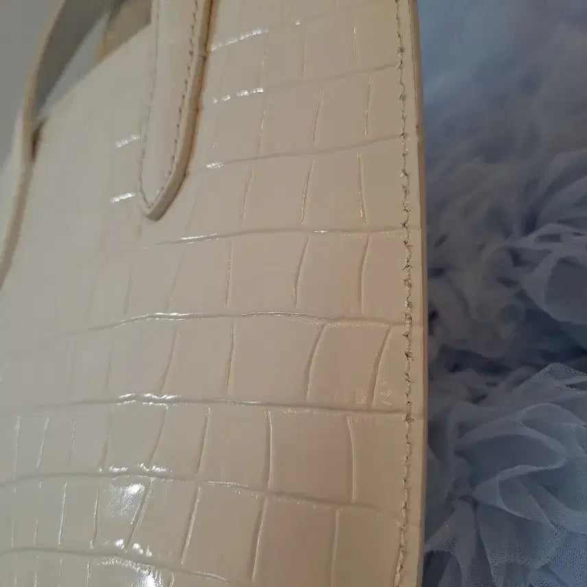 [BUNJANG] HERVE Croc Embossed Mini Tote Bag / HERVE(에르베) 크로커 엠보  미니  토트백