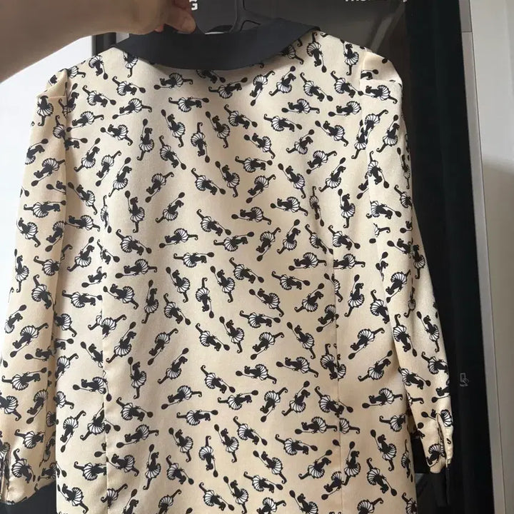 [BUNJANG] Reneyvon Blouse / 레니본 블라우스