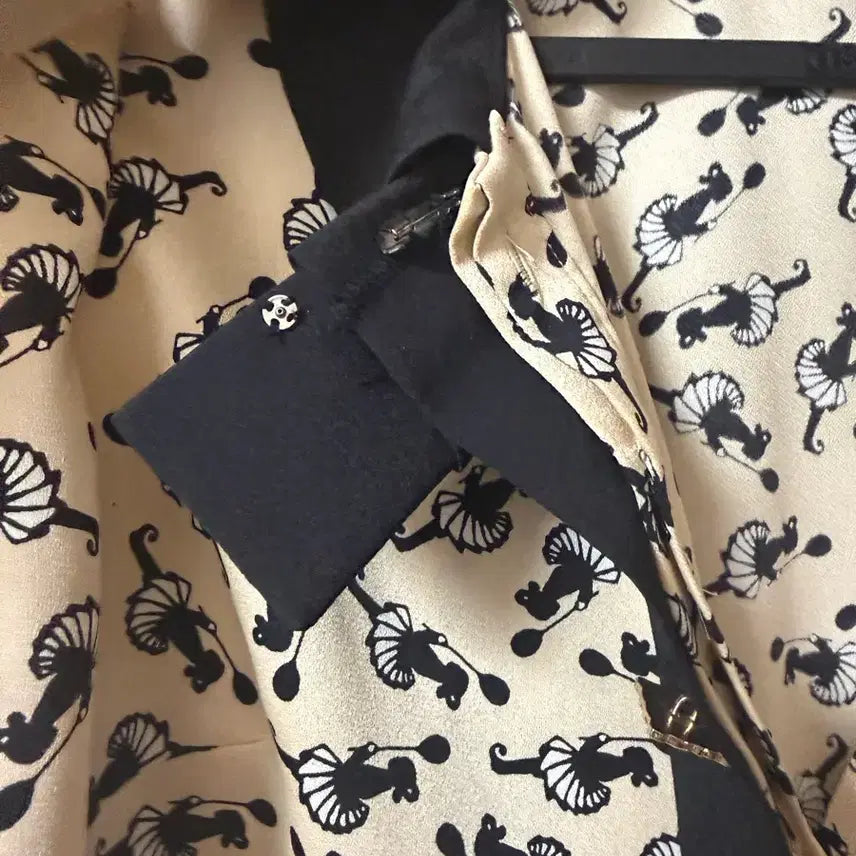 [BUNJANG] Reneyvon Blouse / 레니본 블라우스