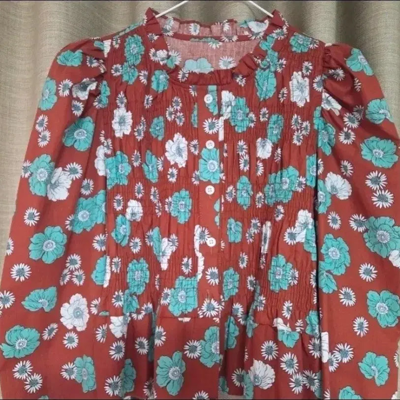 [BUNJANG] 플라워 패턴 브라운 블라우스 / 플라워 패턴 브라운 블라우스