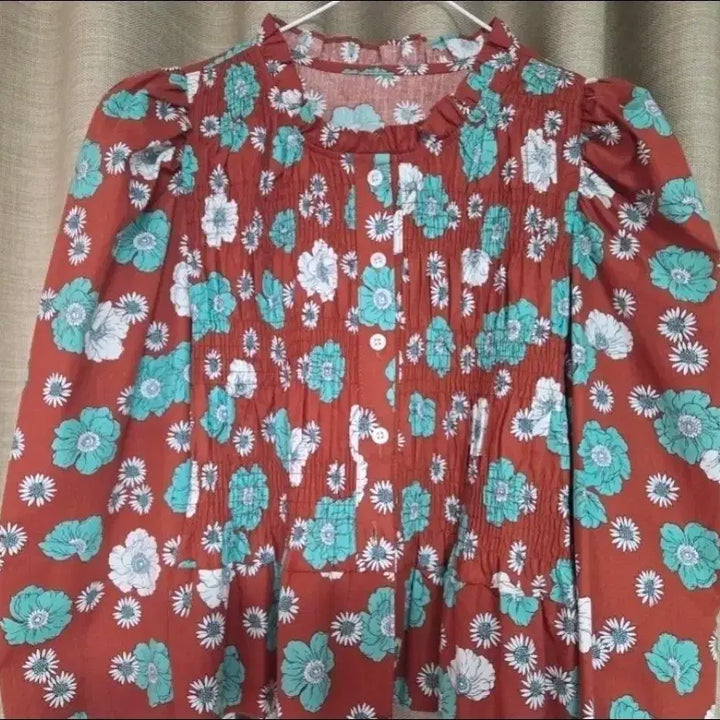 [BUNJANG] 플라워 패턴 브라운 블라우스 / 플라워 패턴 브라운 블라우스