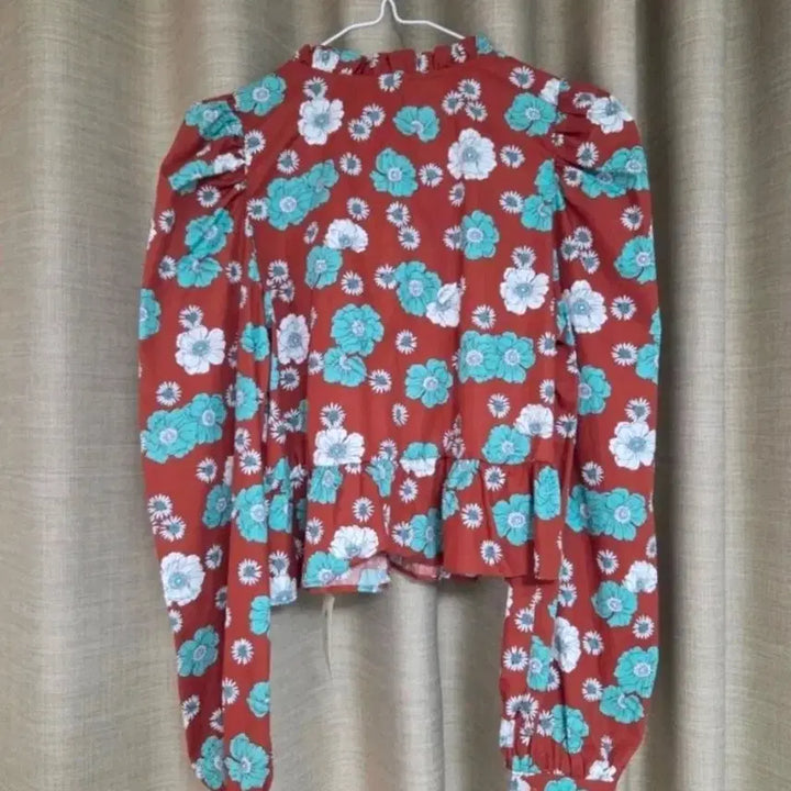 [BUNJANG] 플라워 패턴 브라운 블라우스 / 플라워 패턴 브라운 블라우스