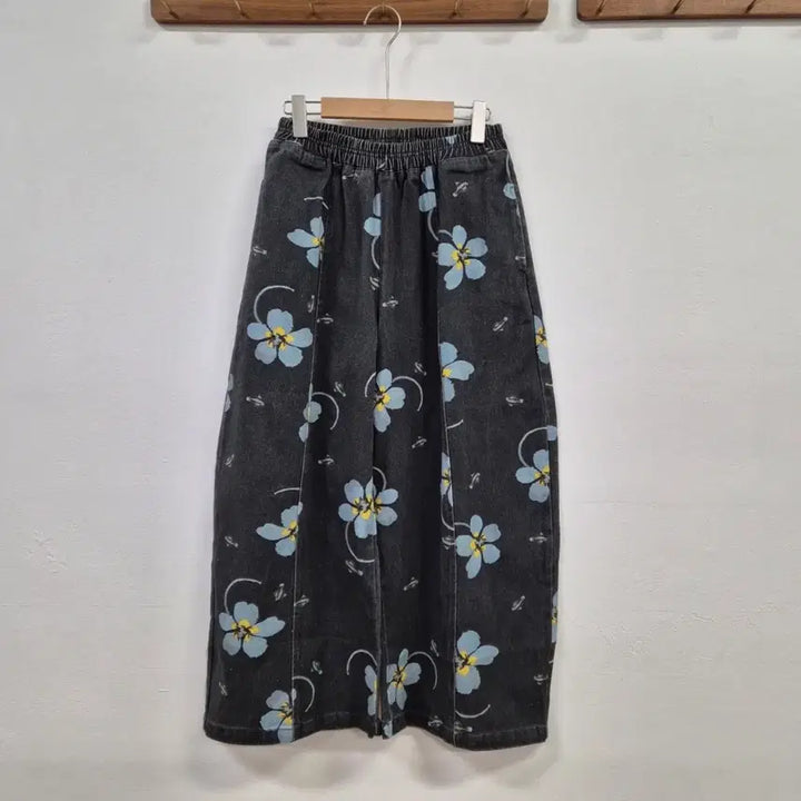 [BUNJANG] Floral Pattern Wide Denim Pants / 플라워 패턴 와이드 데님 팬츠