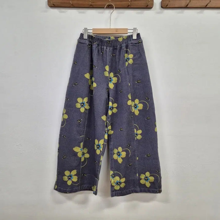 [BUNJANG] Floral Pattern Wide Denim Pants / 플라워 패턴 와이드 데님 팬츠