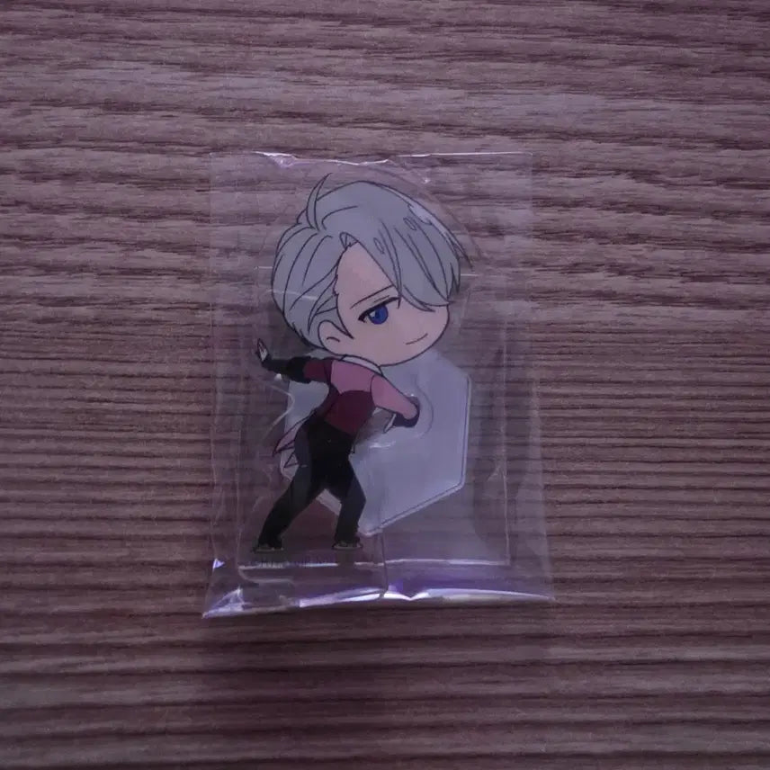 [BUNJANG] Yuri on Ice Victor Nikiforov Mini Acrylic Stand Animate / 유리 온 아이스 빅토르 니키포르프 미니 아크릴 스탠디 애니메이트