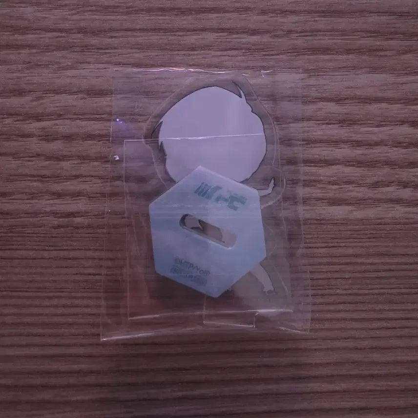 [BUNJANG] Yuri on Ice Victor Nikiforov Mini Acrylic Stand Animate / 유리 온 아이스 빅토르 니키포르프 미니 아크릴 스탠디 애니메이트