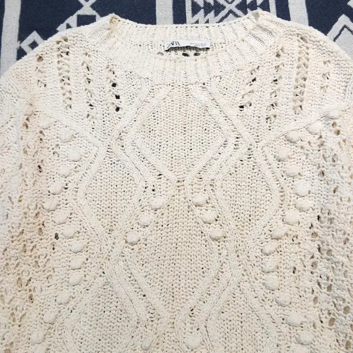 [BUNJANG] ZARA Ivory White Pom-pom Crochet Blouse / ZARA 자라 아이보리 화이트 방울 폼폼 시스루 펀칭 모리걸 코튼블렌드