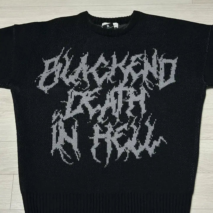 [BUNJANG] Black Lettering Knit Sweater / 블랙 레터링 니트 스웨터