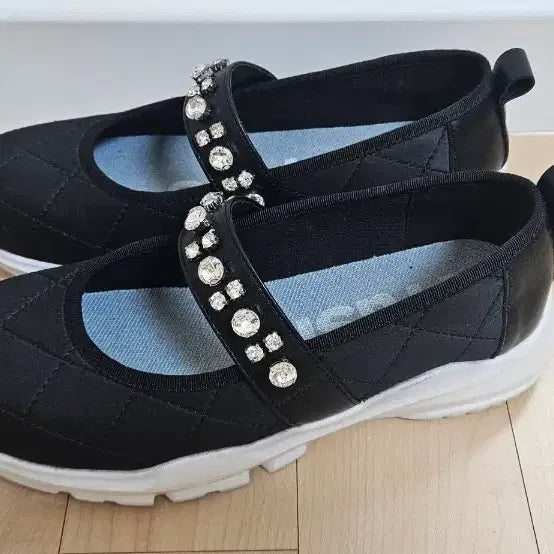 [BUNJANG] Hush Puppies Black Cubic Embellished Mary Jane Flats / 허시파피 블랙 큐빅 장식 메리제인 여성 단화